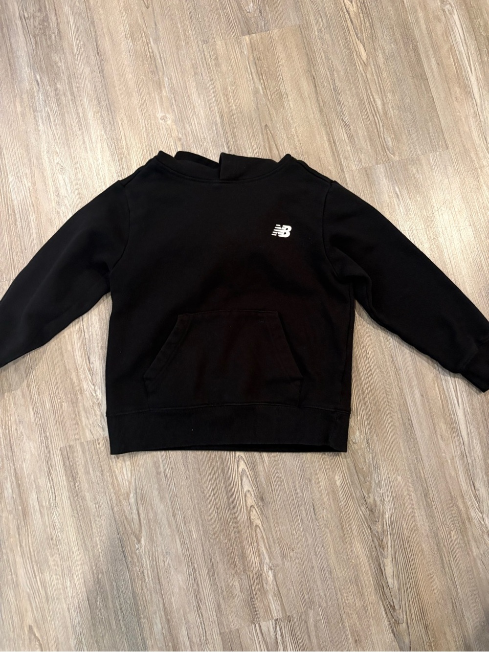 New Balance Kids' size 8 Black Pullover hooded Sweatshirt